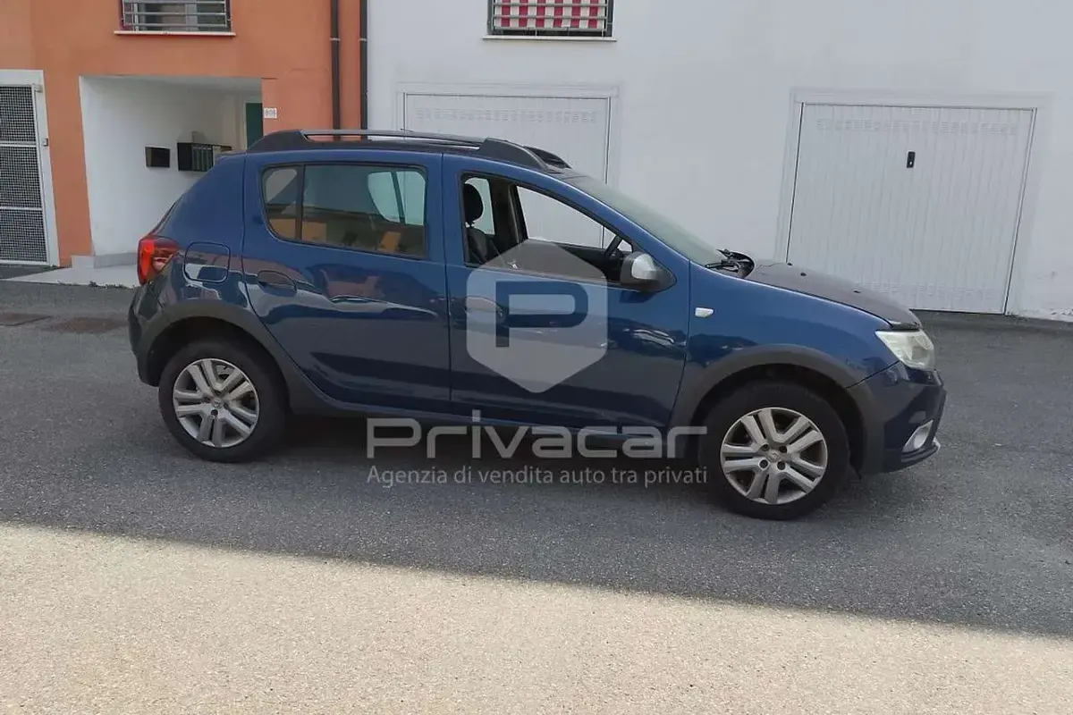 Usata Dacia Sandero Stepway 90 CV (66 kW) 2017 Blu Berlina