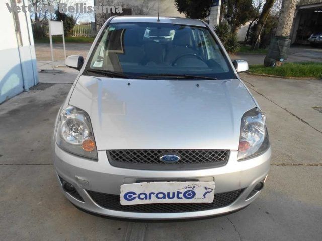 Usato 2007 Ford Fiesta 1.2 Benzin 75 CV (3.650 €)