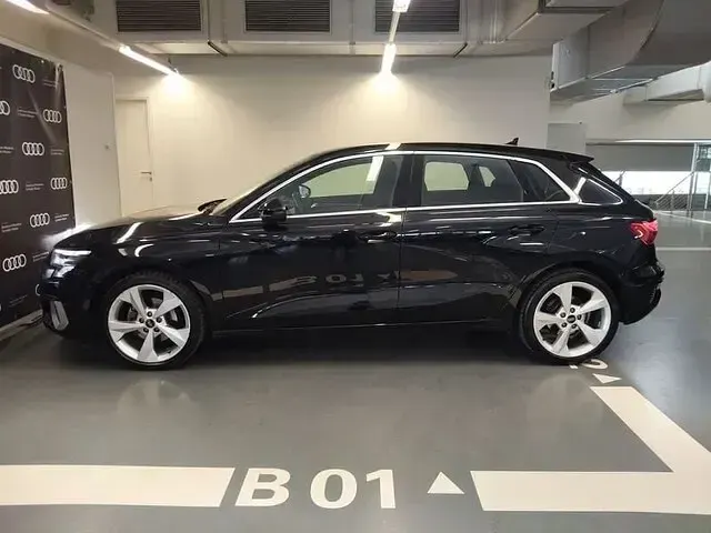 Usata Audi A3 Sportback g-tron Advanced Plus 131 CV (96 kW) 2022 Nero mythos metallizzato Utilitaria