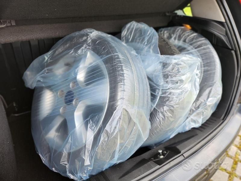 Usata Ford Fiesta 2008 Grigio Utilitaria