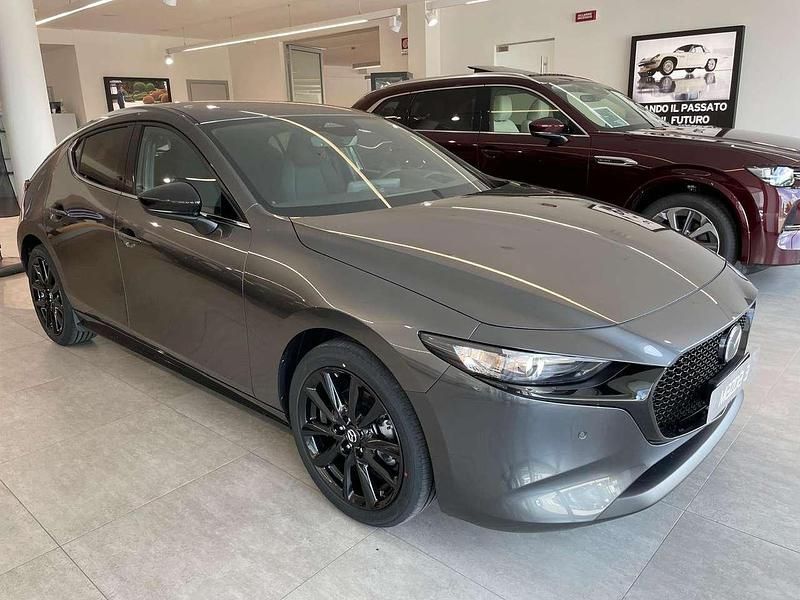 Nuova Mazda 3 Homura-Line 140 CV (102 kW) 2026 Machine grey Berlina