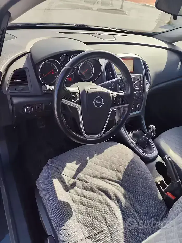 Usata Opel Astra 140 CV (102 kW) 2016 Station wagon
