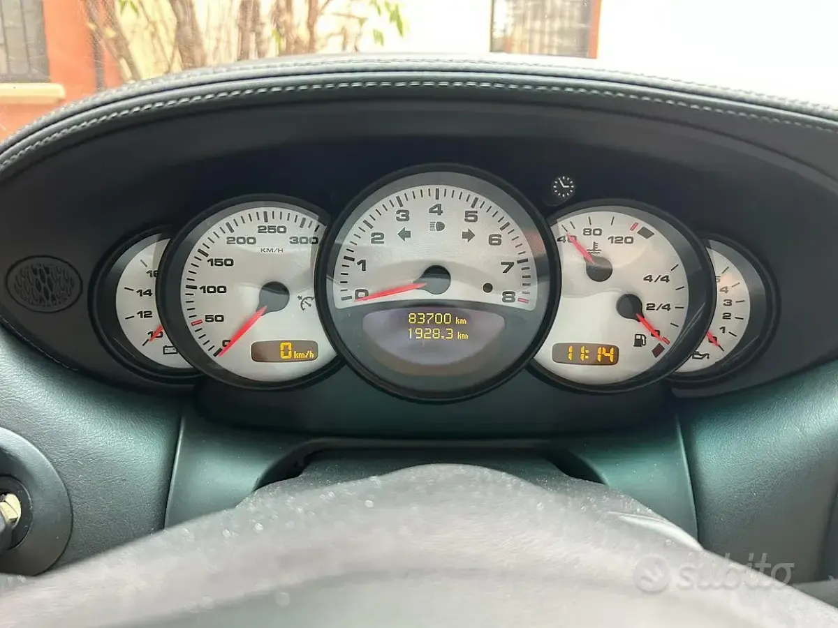 Usata Porsche 996 320 CV (235 kW) 2002 Grigio Coupé