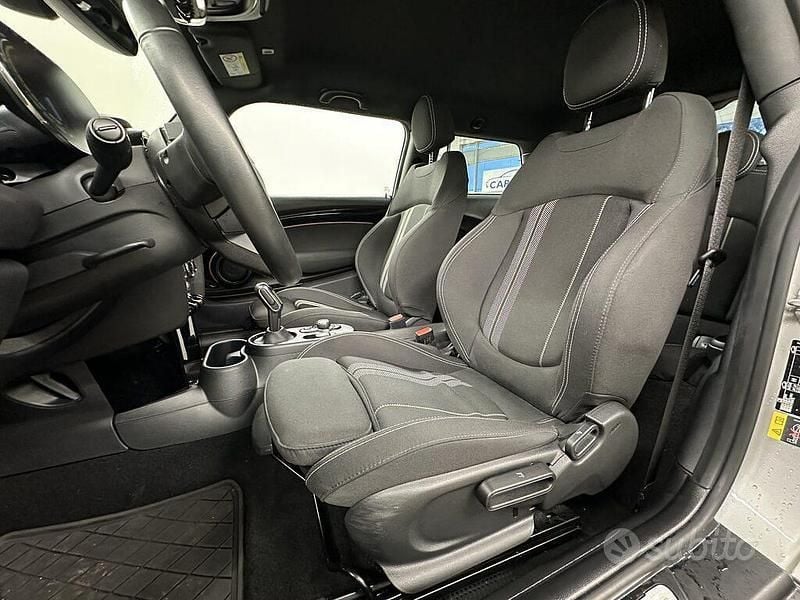 Usata Mini Cooper SE 135 kW (184 CV) 2023 Melting silver iii Utilitaria