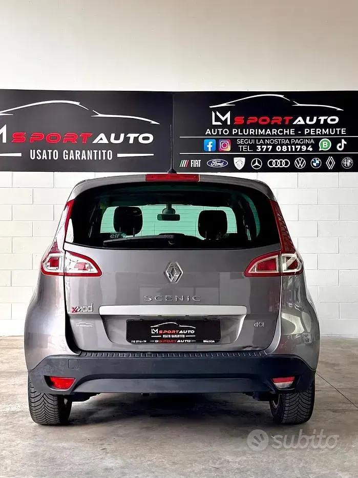 Usata Renault Scénic Luxe 110 CV (80 kW) 2010 Grigio Monovolume