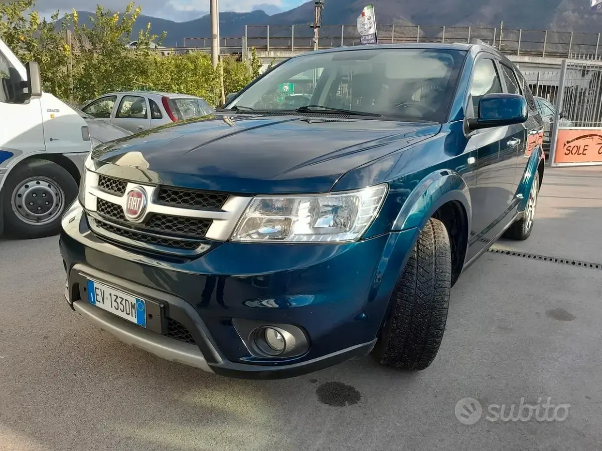 Usado Fiat Freemont Lounge 170 HP (125 kW) 2014 Preto SUV