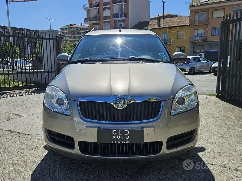 Usata Skoda Roomster Comfort 105 CV (77 kW) 2008 Giallo Monovolume