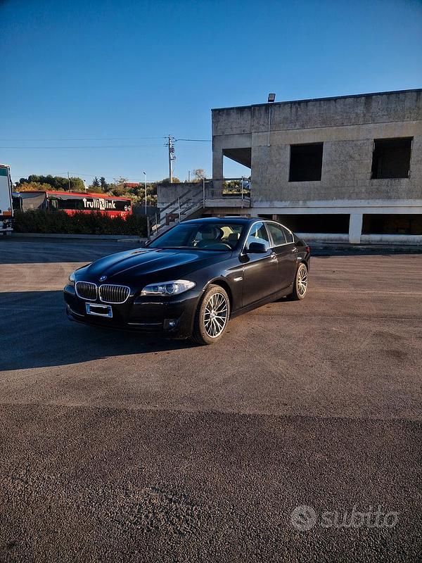 Usata BMW 520 184 CV (135 kW) 2011 Nero Berlina