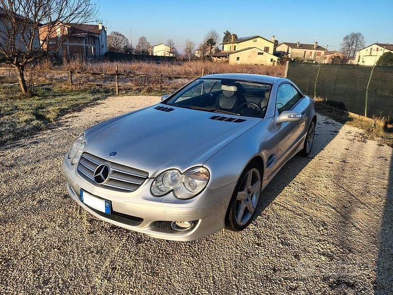 Usata Mercedes SL500 387 CV (284 kW) 2007 Grigio Cabrio