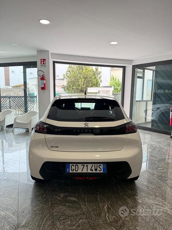 Usata Peugeot 208 Allure 102 CV (75 kW) 2021 Bianco Utilitaria