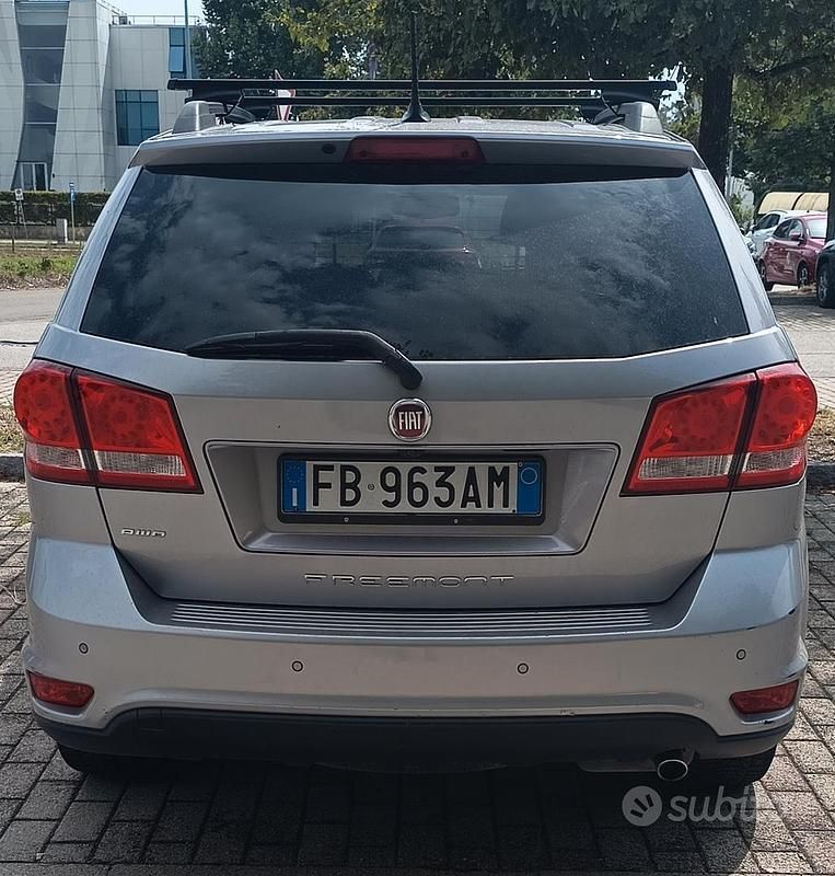 Usata Fiat Freemont Black Code 170 CV (125 kW) 2015 Grigio SUV