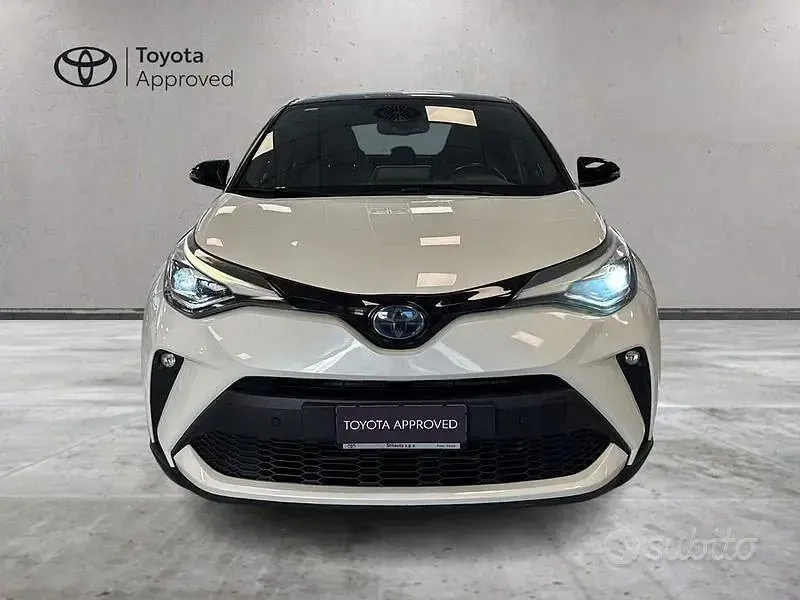 Usata Toyota C-HR Lounge 122 CV (89 kW) 2021 Bianco SUV