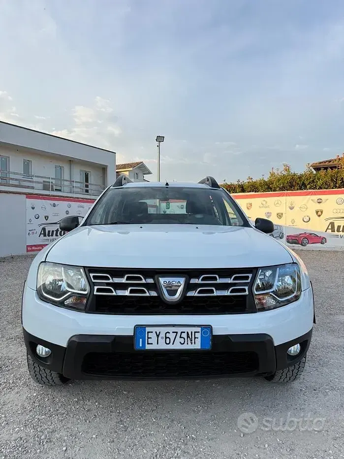 Usata Dacia Duster Ambiance 101 CV (74 kW) 2015 Bianco SUV