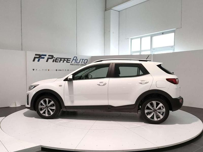 Second-hand Kia Stonic Style 100 CP (73 kW) 2021 Alb SUV