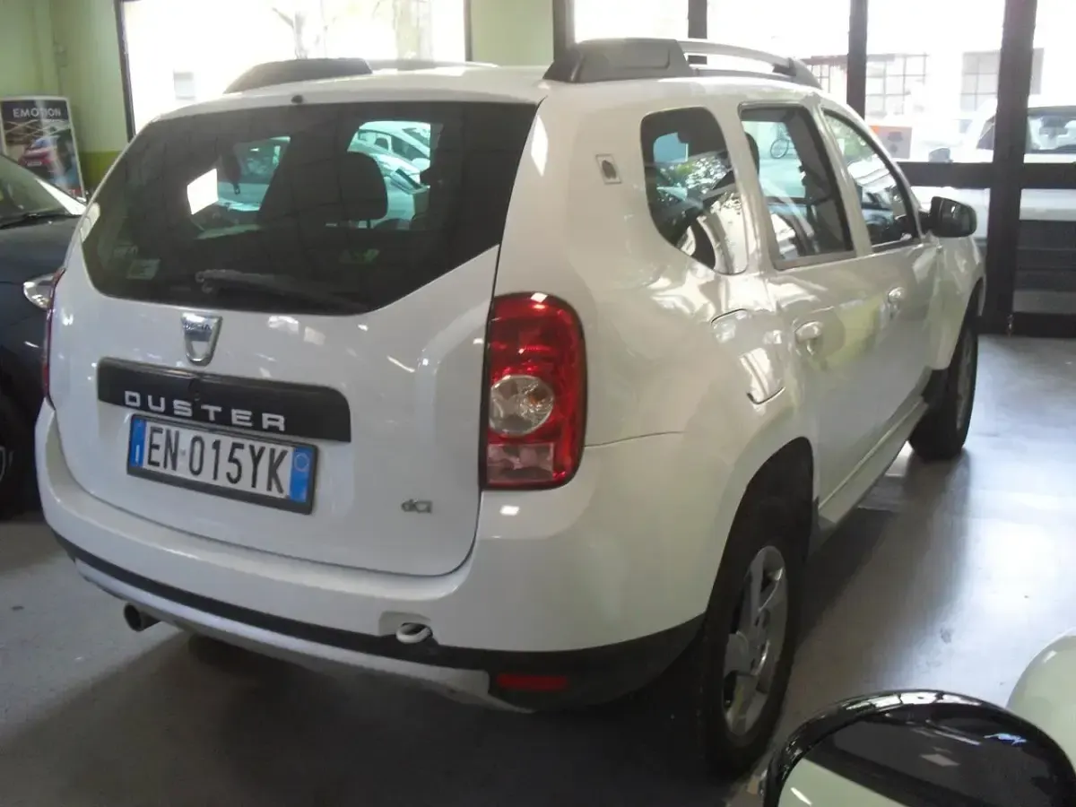 Usata Dacia Duster Lauréate 107 CV (78 kW) 2012 Bianco SUV