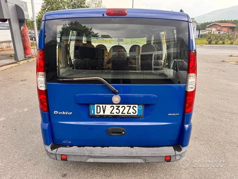 Usata Fiat Doblò Family 120 CV (88 kW) 2009 Blu Monovolume