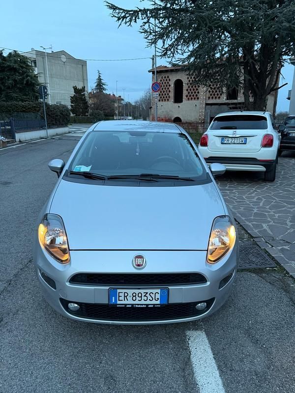 Usata Fiat Punto Lounge 75 CV (55 kW) 2013 Grigio Utilitaria
