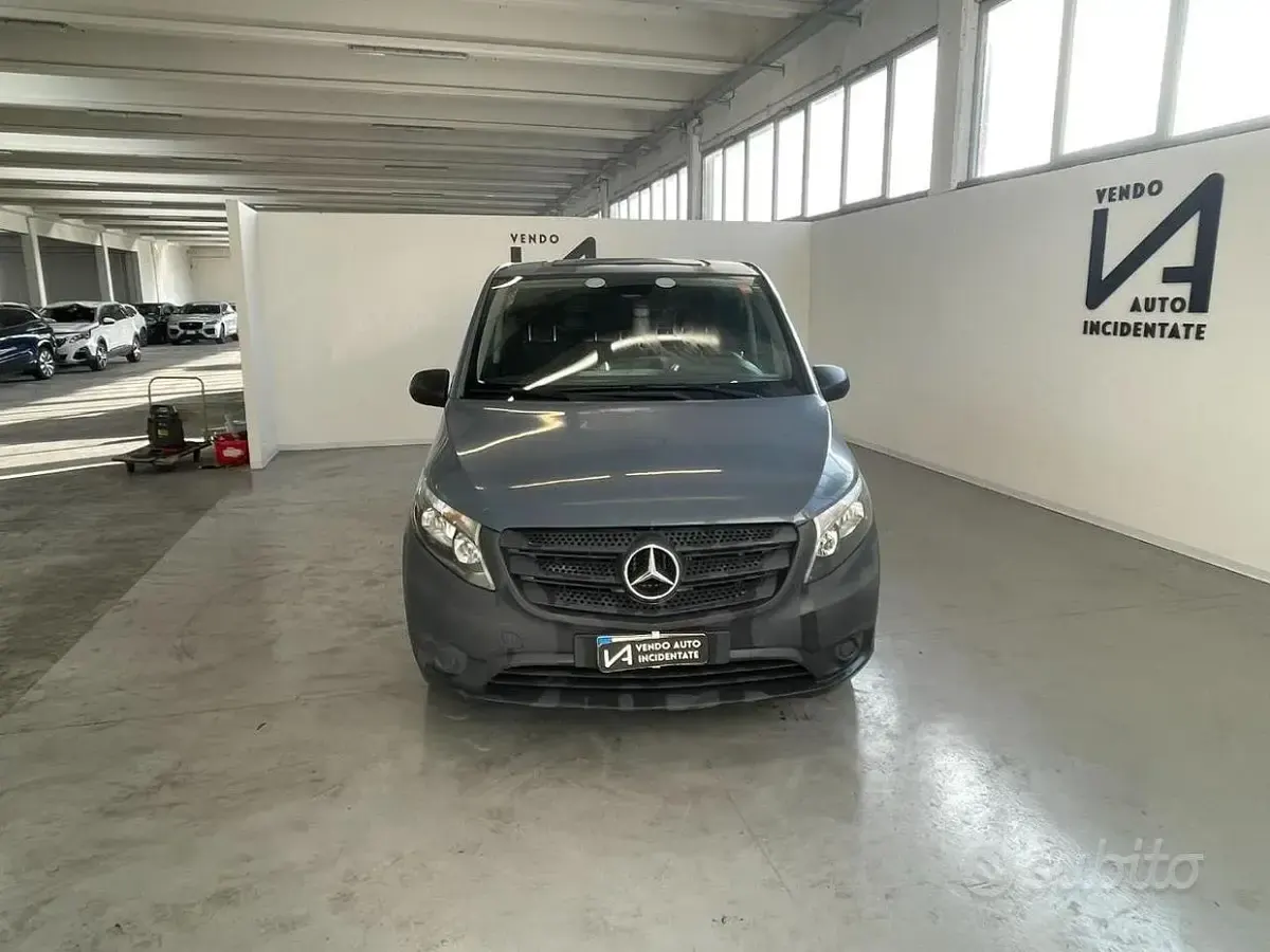 Usata Mercedes e-Vito 69 kW (95 CV) 2020 Bluazzurro Furgone