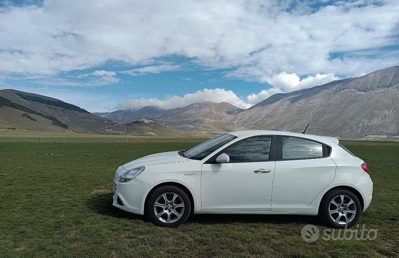 Usata Alfa Romeo Giulietta 109 CV (80 kW) 2013 Bianco Utilitaria