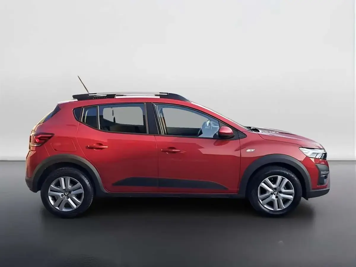 Usata Dacia Sandero Comfort 101 CV (74 kW) 2021 Rosso Berlina