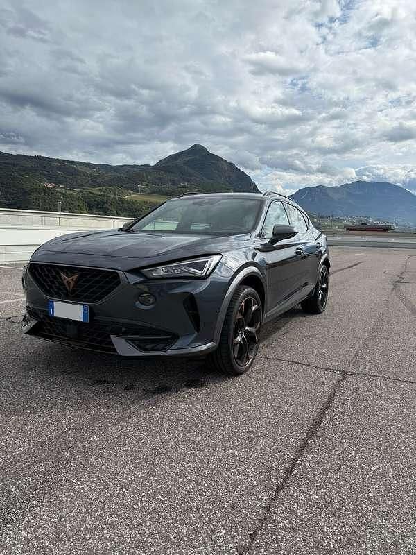 Grigio Usata 2023 Cupra Formentor SUV | 31.950 € (Buon prezzo) - Immagine 1/4