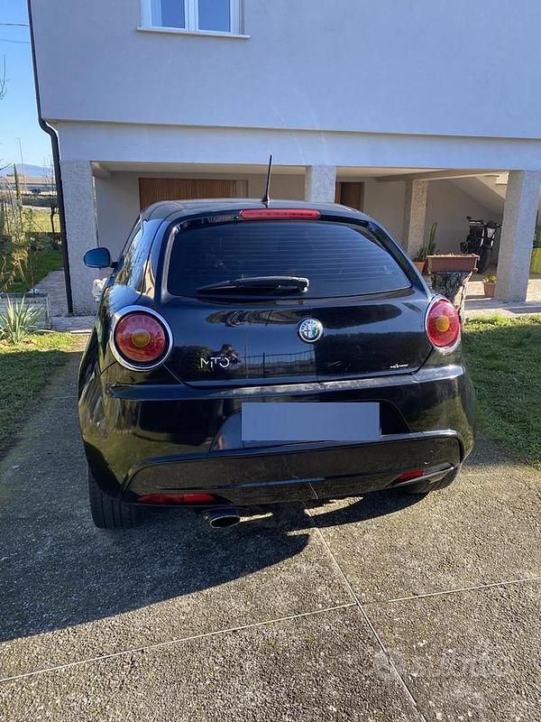 Usata Alfa Romeo MiTo Distinctive 79 CV (58 kW) 2011 Nero Utilitaria
