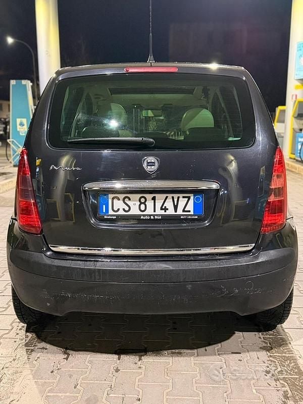 Usata Lancia Musa 95 CV (69 kW) 2006 Nero Monovolume