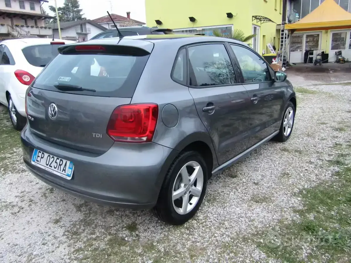 Usata VW Polo 75 CV (55 kW) 2013 Grigio Utilitaria
