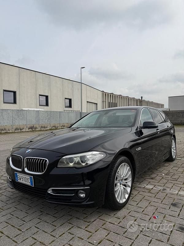 Usata BMW 530 Luxury Line 258 CV (189 kW) 2014 Nero Station wagon