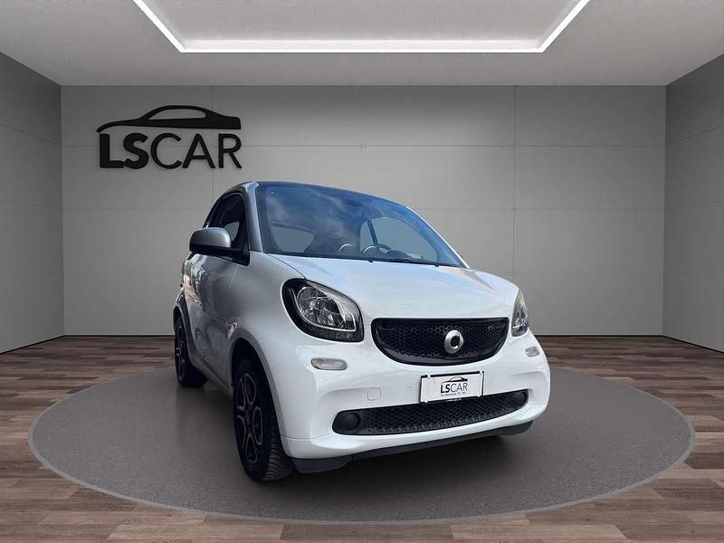 Usata Smart ForTwo Coupé Passion 71 CV (52 kW) 2015 Bianco Utilitaria