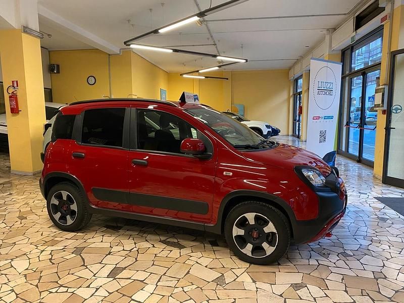 Usata Fiat Panda Cross Cross 70 CV (51 kW) 2024 Rosso Utilitaria