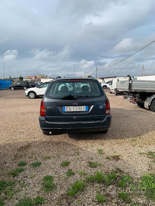 Usata Ford Focus 2001 Grigio Station wagon