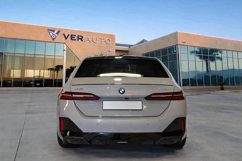 Usata BMW 540 M Sport 303 CV (222 kW) 2025 Grigio Berlina