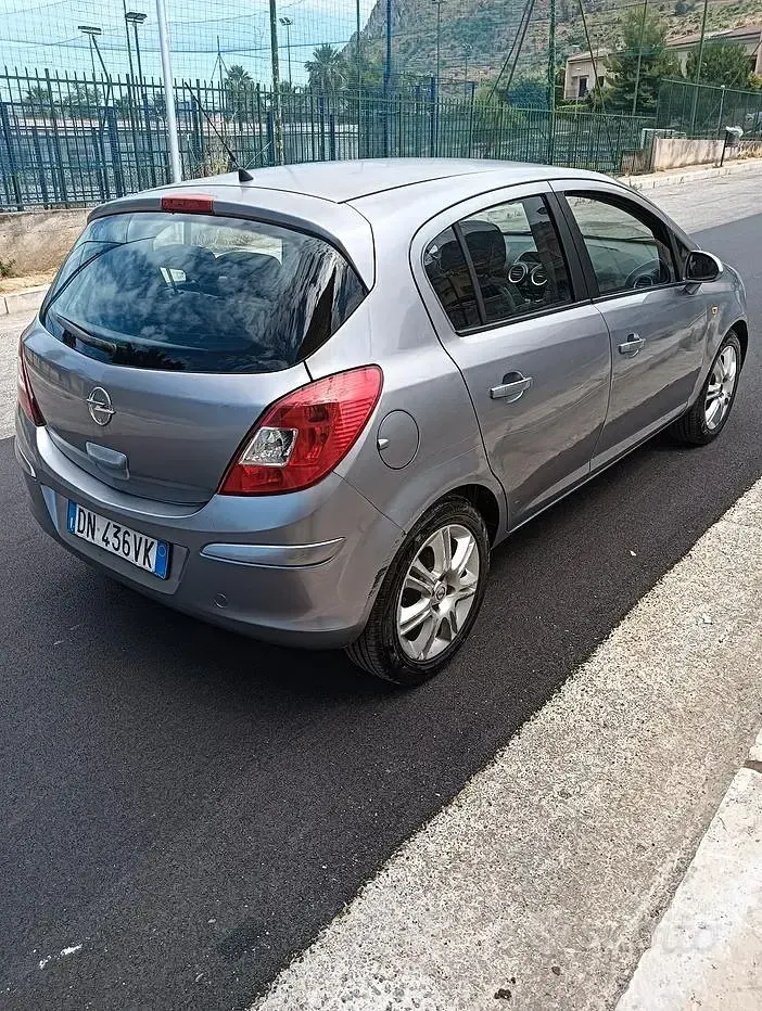 Usata Opel Corsa 90 CV (66 kW) 2008 Grigio Utilitaria