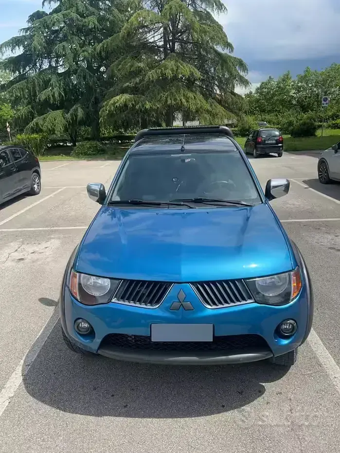 Usata Mitsubishi L200 136 CV (100 kW) 2006 Blu Pick-up