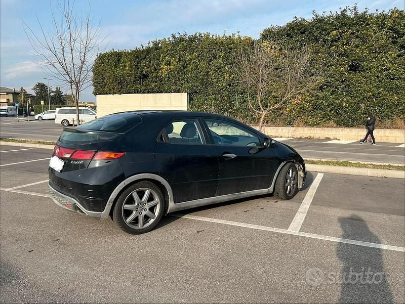 Usata Honda Civic Elegance 140 CV (102 kW) 2007 Nero Berlina