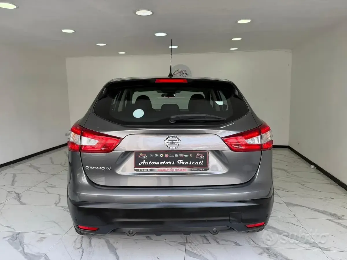 Usata Nissan Qashqai Tekna 110 CV (80 kW) 2017 Grigio SUV