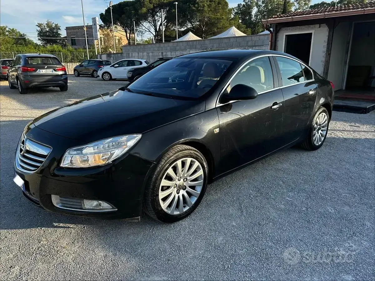Usata Opel Insignia Cosmo 131 CV (96 kW) 2011 Nero Berlina