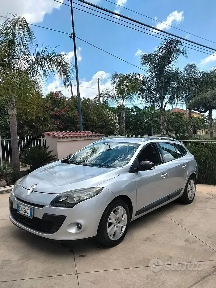 Usata Renault Mégane III 110 CV (80 kW) 2011 Grigio Berlina