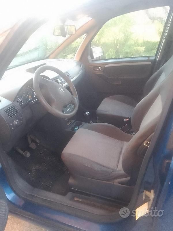 Usata Opel Meriva 101 CV (74 kW) 2004 Blu Monovolume
