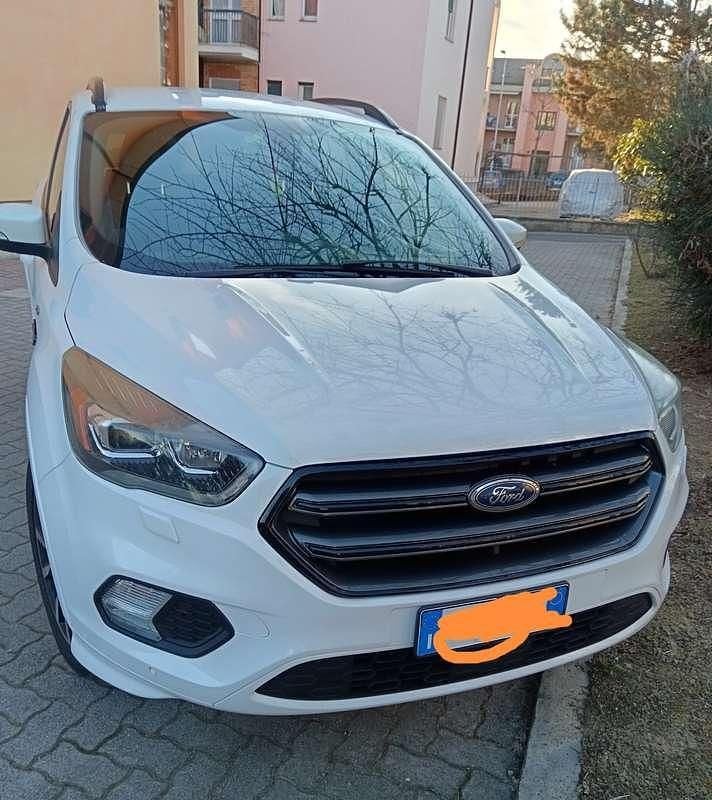 Usata Ford Kuga ST-Line 120 CV (88 kW) 2017 Bianco SUV