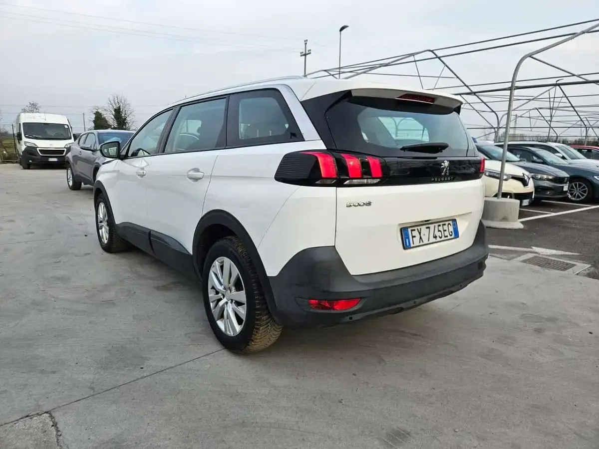 Usata Peugeot 5008 Business-Line 131 CV (96 kW) 2019 Bianco SUV