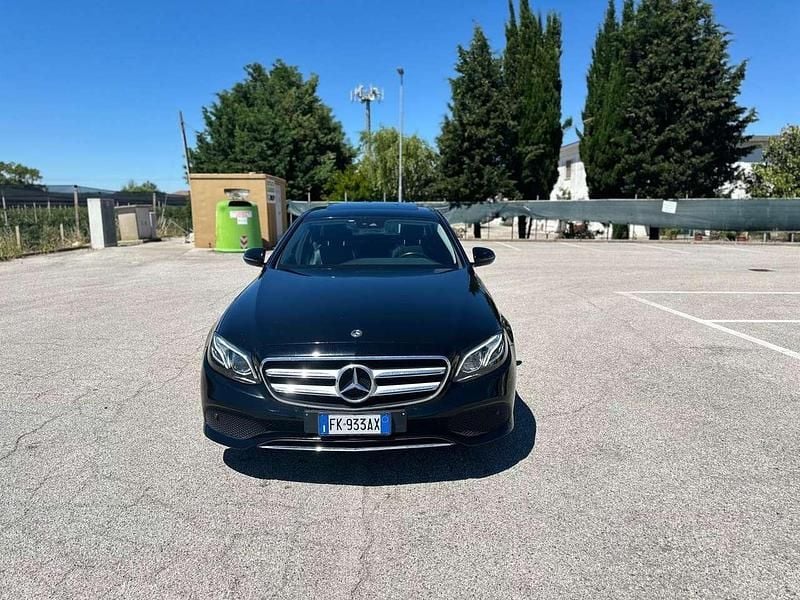 Usata Mercedes E220 Premium Plus 194 CV (142 kW) 2017 Nero Berlina