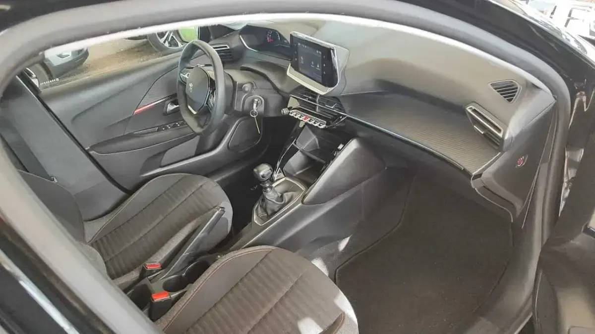 Usata Peugeot 208 Active 100 CV (73 kW) 2022 Nero Utilitaria