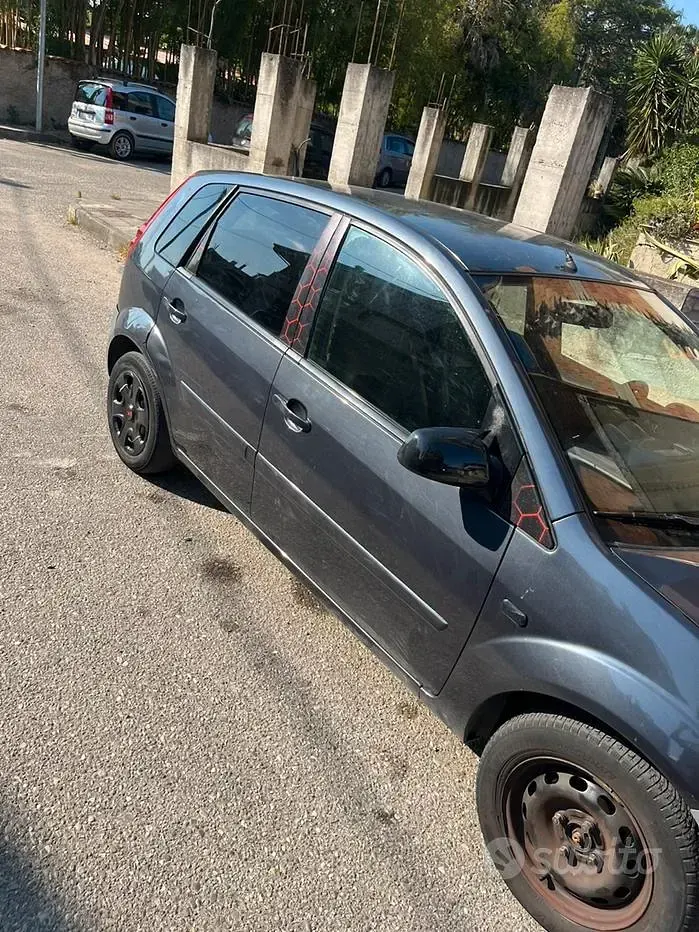 Usata Ford Fiesta 68 CV (50 kW) 2007 Utilitaria