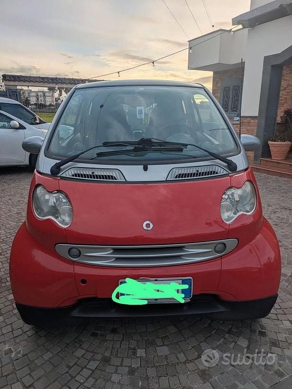 Rosso Usata 2004 Smart ForTwo Coupé Coupé | 1800 € (Buon prezzo) - Immagine 1/4
