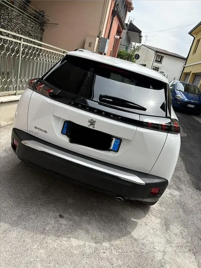 Usata Peugeot 2008 110 CV (80 kW) 2021 SUV