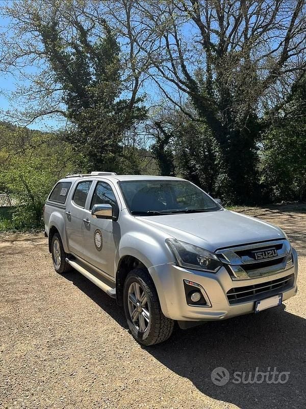 Usata Isuzu D-Max 2018 Grigio SUV