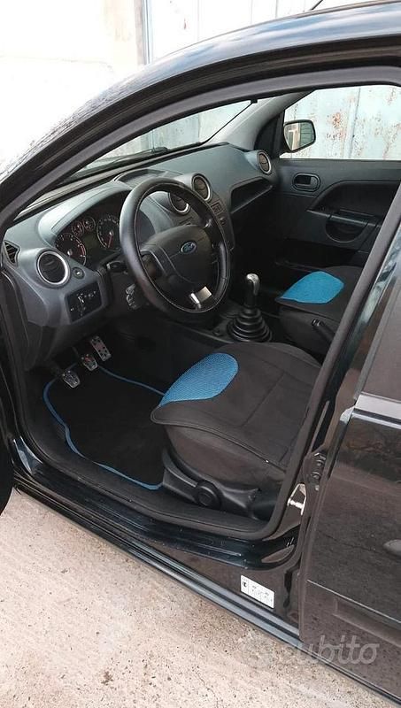 Usata Ford Fiesta 2007 Nero Utilitaria