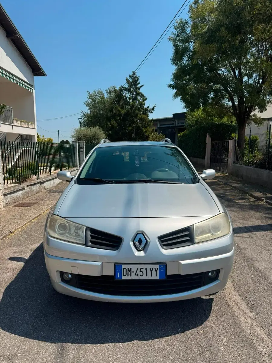 Usata Renault Mégane GrandTour 106 CV (77 kW) 2007 Argento Station wagon